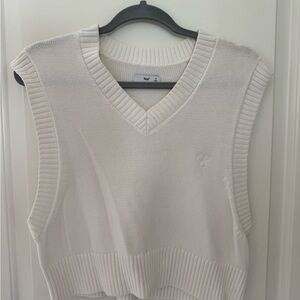 Women's White Sleeveless Sweater Vest